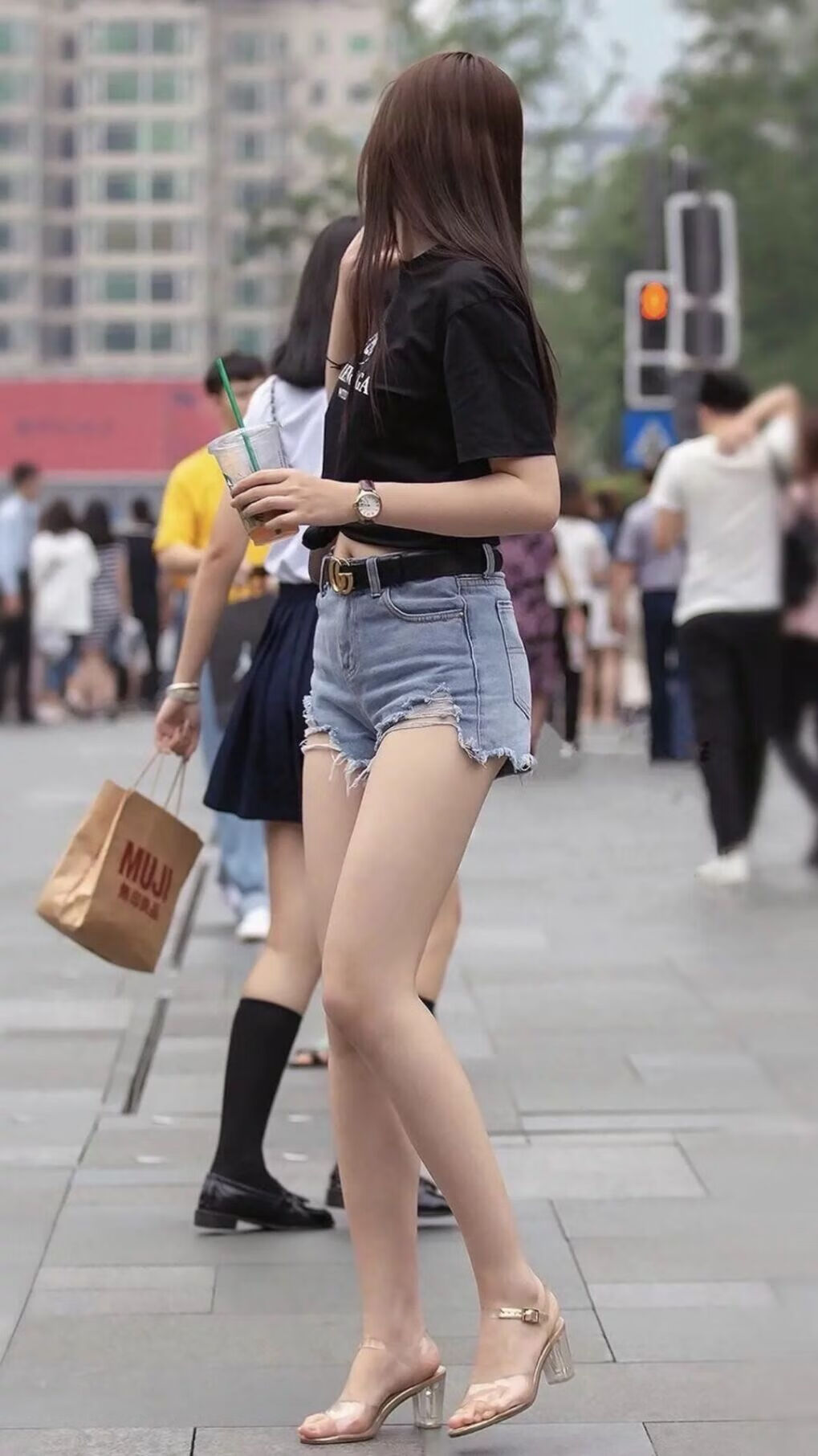 超高速通讯：赛场内的高速网络，超高速的意思