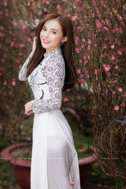 桑德兰防线密集，光明球场力争保级，桑德兰主场球衣